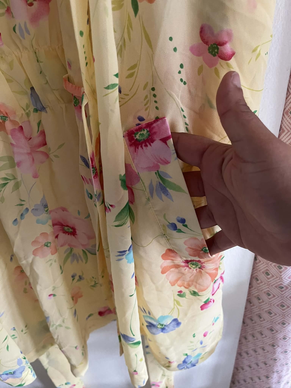 Victoria's Secret Yellow Floral Satin Short Robe - Picture 5 of 8